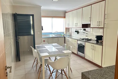 Ramalho Three Bedroom Apartment – photo 3